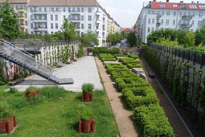 2.5-Hour Berlin Wall and Memorial Sites Walking Tour - Starting at the Square of November 9, 1989