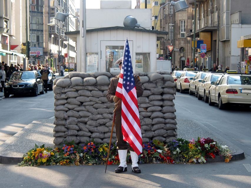 2-H Berlin: Top Sights Guided E-Scooter Tour - What you learn from the guide (and why names matter)