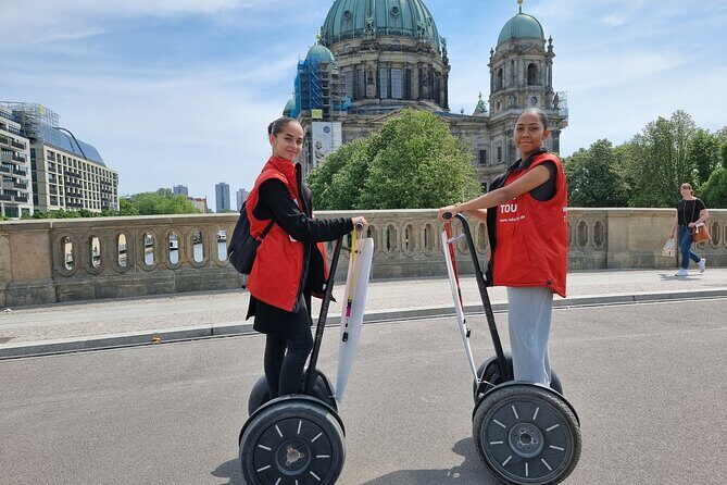 2-H Segway Sightseeing Tour Berlin - Robot City Stop 1: Your Confidence Check Before the Landmarks