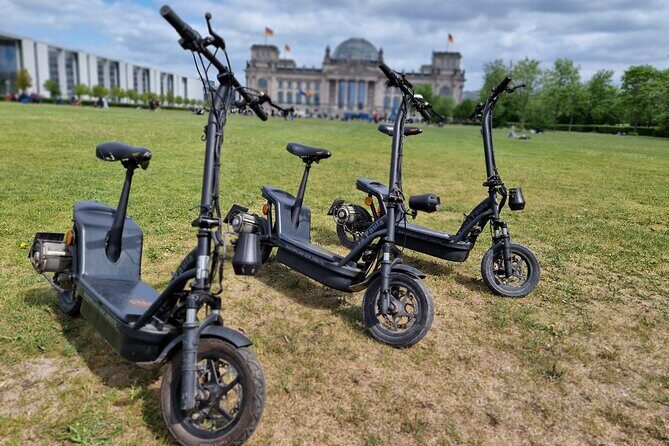 3-H E-scooter Sightseeing Tours in Berlin - How the E-Scooter Works for New Riders (and Why That Matters)