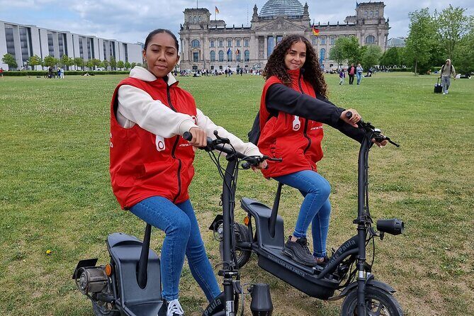 3-H E-scooter Sightseeing Tours in Berlin - Checkpoint Charlie: Cold War History in Motion
