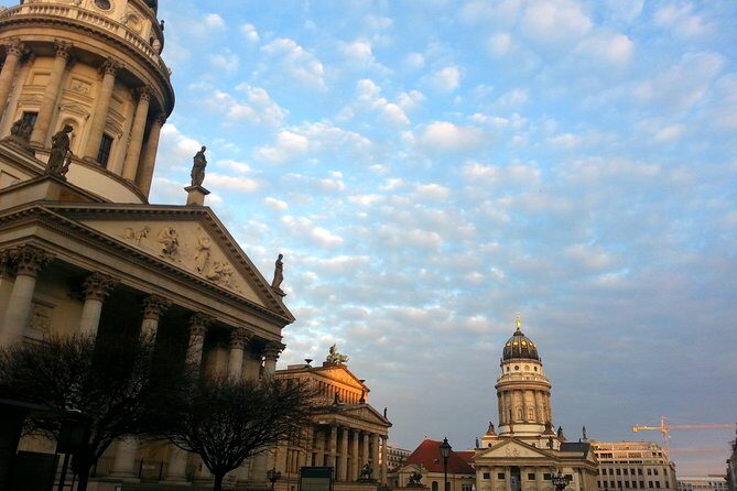 4 hours tour "The Best of Berlin" - Stop-by-Stop: Brandenburg Gate to the Central Squares
