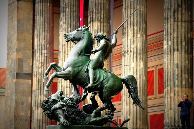 5hours: Guide, Chauffeur & Photographer in Berlin private Tour - Who should book this Berlin private tour?