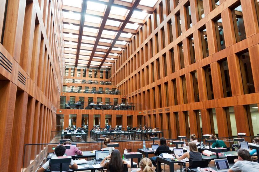 Albert Einstein in Berlin Private Guided Tour - New Synagogue – Centrum Judaicum: Jewish roots and what you can see inside