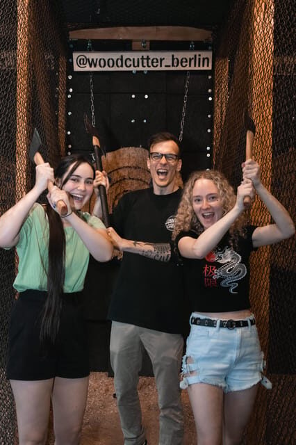 AXE THROWING EXPERIENCE IN BERLIN - Your Lanes, Your Games: From Warm-Ups to Trick Shots
