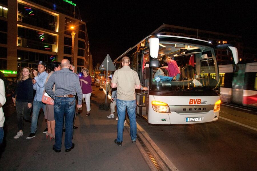 Berlin: 1.5-Hour Comedy Bus Tour in German - Rating and What Popularity Usually Means Here