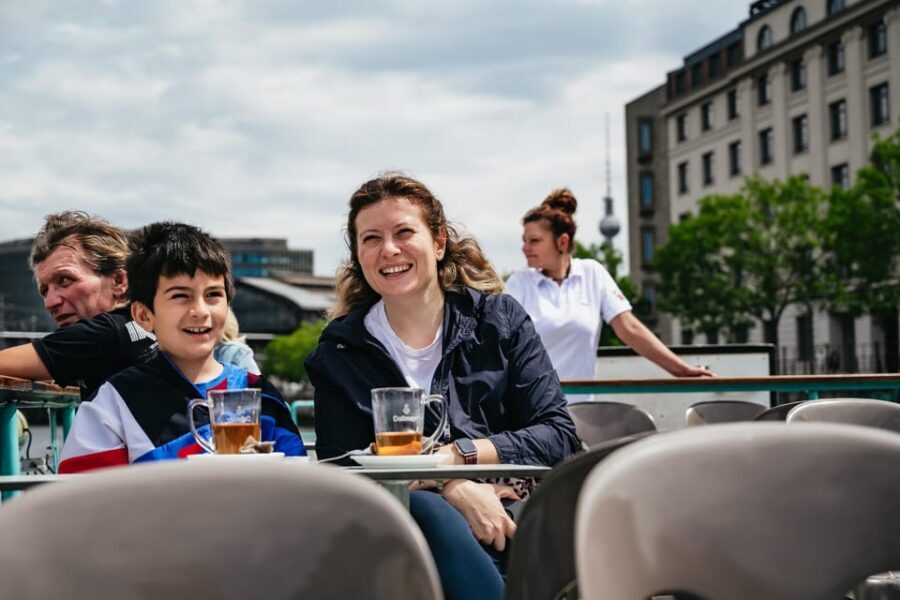 Berlin: 1-Hour City Sightseeing Cruise - Turning near Mühlendammschleuse: Nikolaiviertel and older Berlin energy