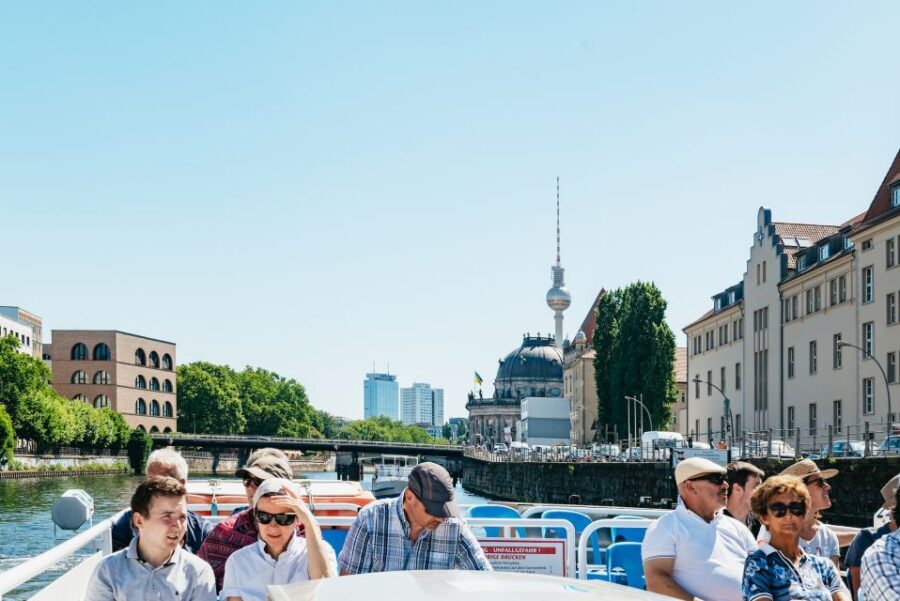 Berlin: 1-Hour City Tour by Boat with Guaranteed Seating - FAQ