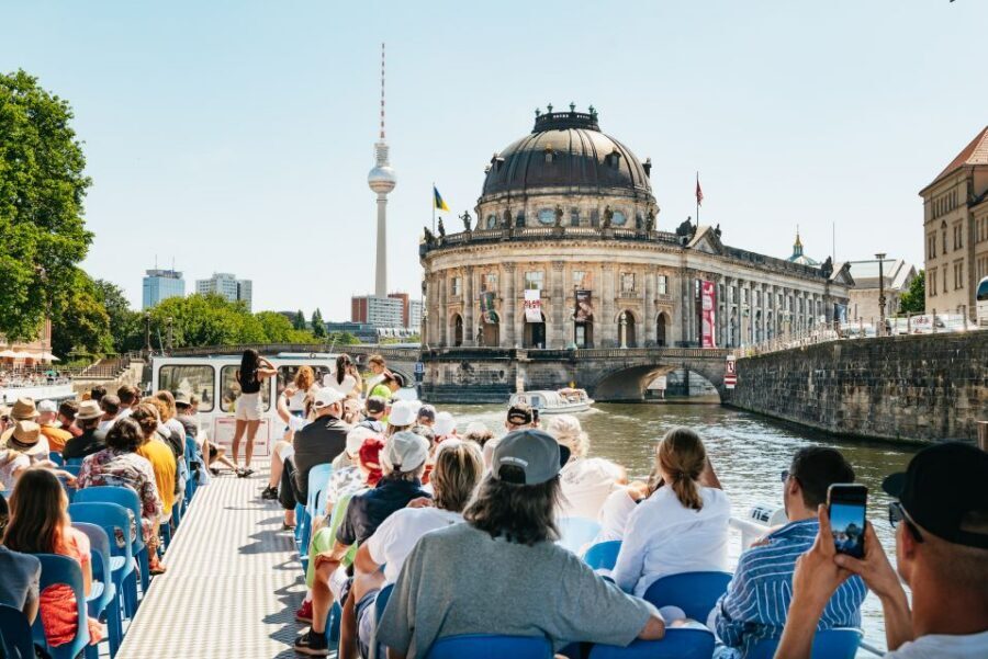 Berlin: 1-Hour City Tour by Boat with Guaranteed Seating - On-Board Comfort, Drinks, and the Simple Rules That Keep It Smooth