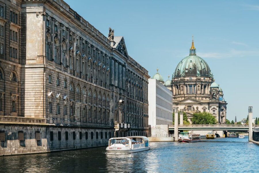 Berlin: 1-Hour City Tour by Boat with Guaranteed Seating - Who This Cruise Is Best For (and Who Might Skip It)