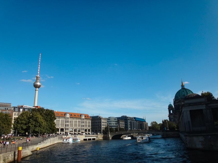 Berlin: 2.5-Hour East Side Boat Cruise with Commentary - Nikolaiviertel and Humboldt Forum: Reconstructed Old Meets Modern Berlin
