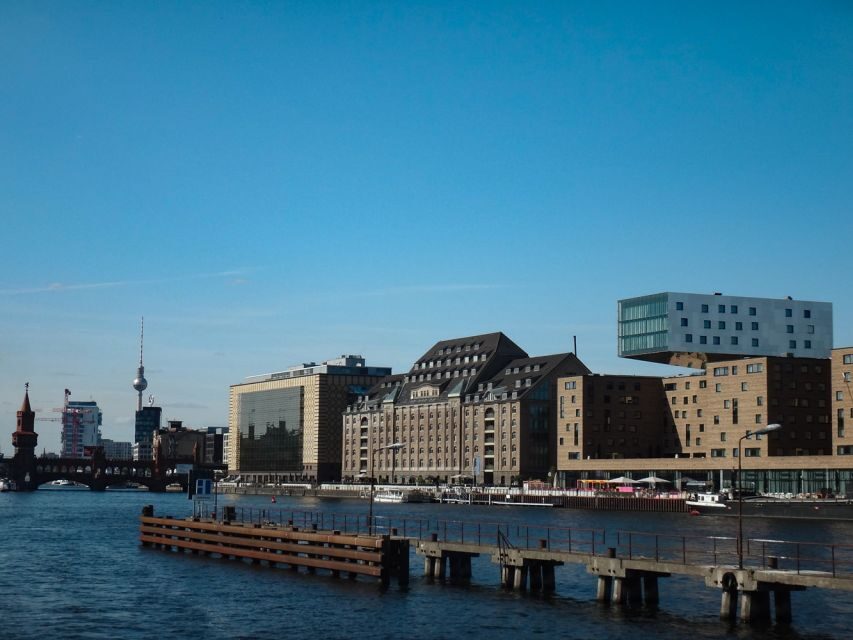 Berlin: 2.5-Hour East Side Boat Cruise with Commentary - Schiffbauerdamm, Tränenpalast, and Friedrichstraße from the Water