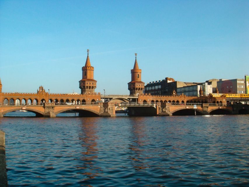 Berlin: 2.5-Hour East Side Boat Cruise with Commentary - From Alte Börse to Museum Island: The Easy-Flow Start
