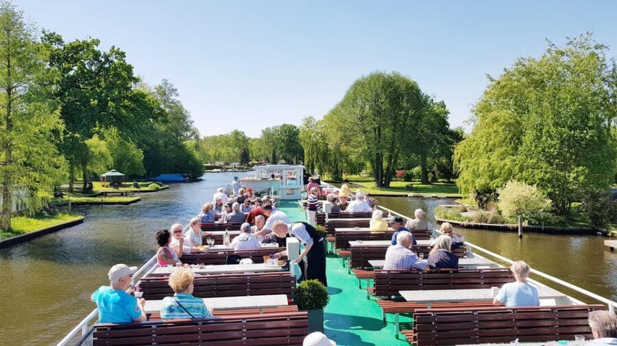 Berlin: 3.5-Hour Sightseeing Cruise on the Spree River - Charlottenburg Lock to Charlottenburg Palace: where the cruise gets interesting fast