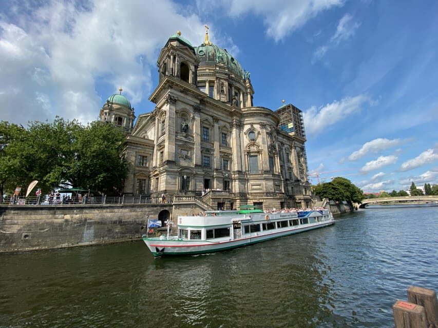Berlin: 3.5-Hour Sightseeing Cruise on the Spree River - The Spreefront in central Berlin: Bellevue, the House of World Cultures, and the Chancellery