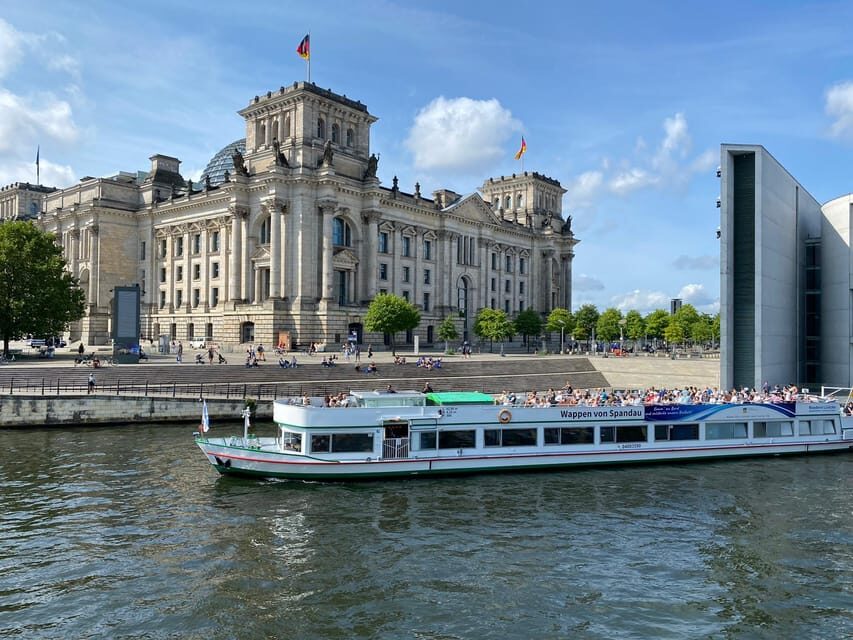 Berlin: 3.5-Hour Sightseeing Cruise on the Spree River - Berlin Hauptbahnhof and the Reichstag from the water: the views you can actually compare