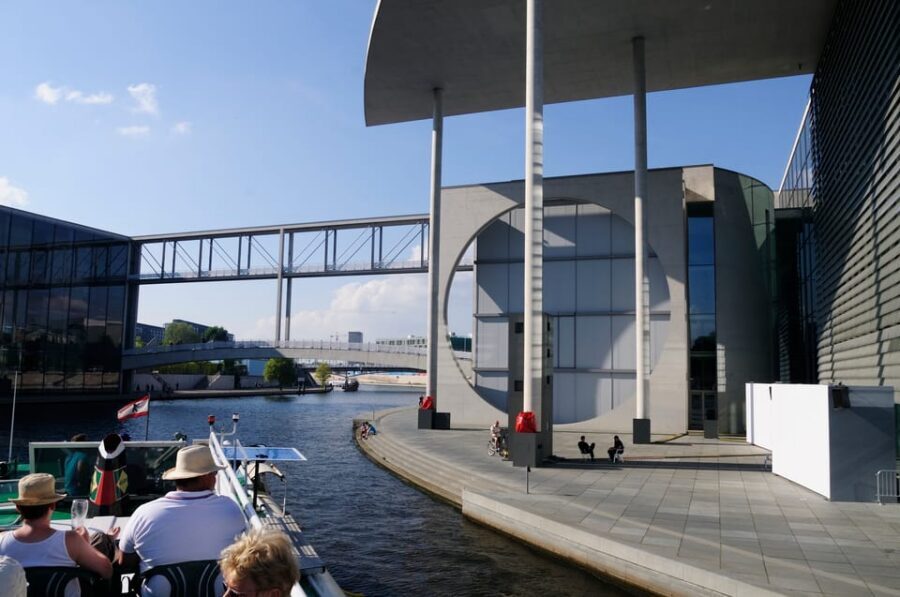 Berlin: 3.5-Hour Sightseeing Cruise on the Spree River - Live commentary in German: how to enjoy it even if you’re not fluent