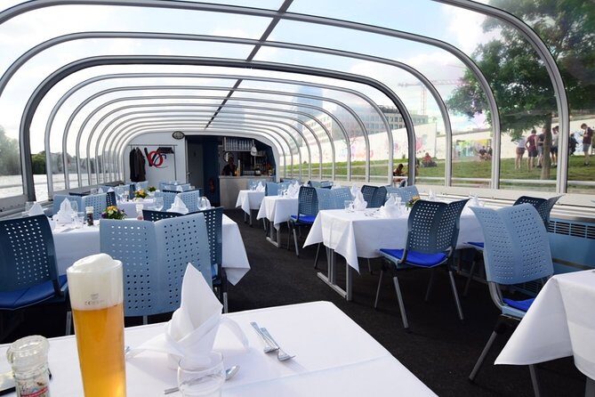 Berlin 3-Course Dinner Cruise - Dinner on the Spree: what the evening is really like