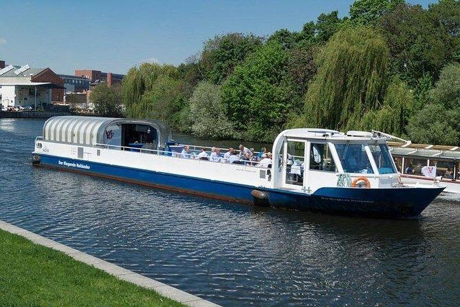 Berlin 3-Course Dinner Cruise - Sunset viewing from the Spree: Reichstag, Fernsehturm, and the White House of Germany