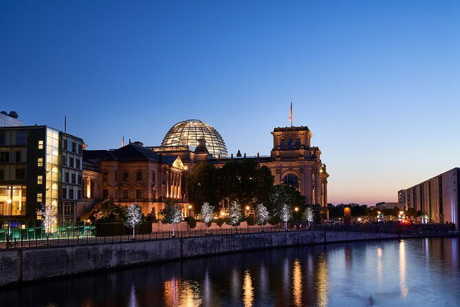 Berlin 3-Course Dinner Cruise - Drinks included: prosecco welcome plus one more glass