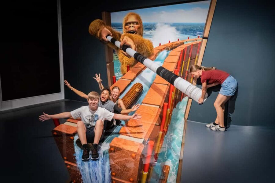 Berlin: 3D TrickArt Museum - Tickets - Why this 3D TrickArt Museum feels like a Berlin movie set