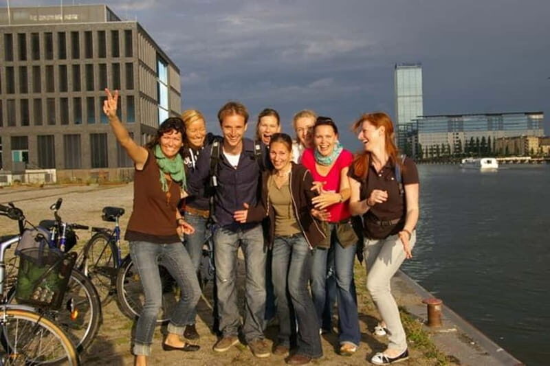 Berlin: Alternative Berlin Bike Tour - The guides: what makes the stories land (Carl, Björn, Jake, Vincent, Stefanie, Liz, Daniel)