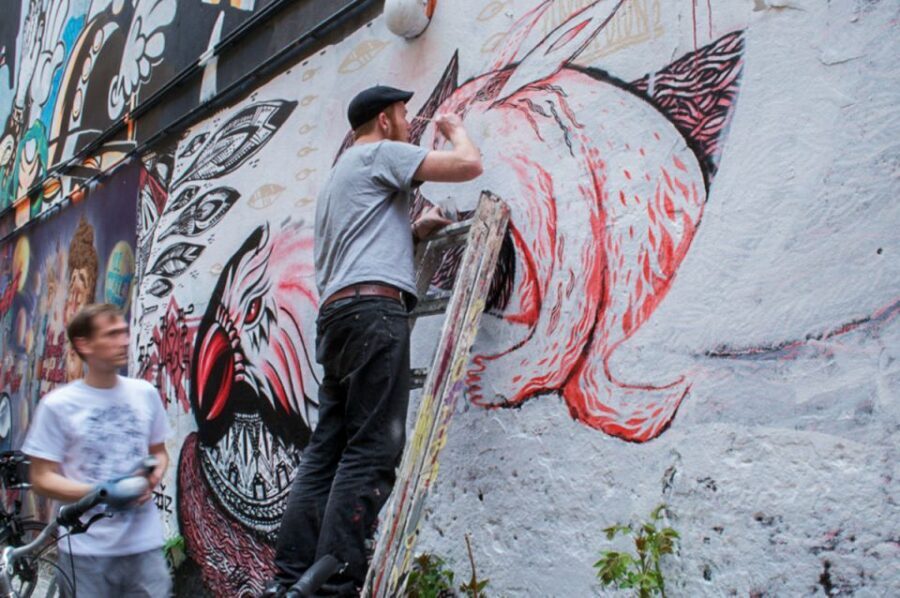 Berlin: Alternative Berlin Walking Tour - Currywurst, doner, and Prater Beer Garden: food lore that sticks