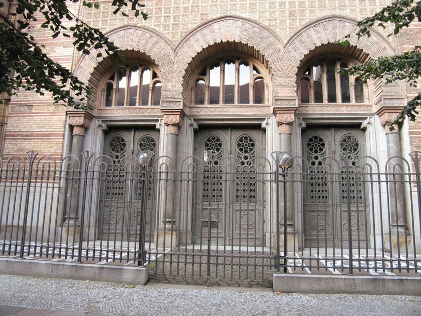 Berlin: Backyards of Berlin 2-Hour Tour - Key Courtyard Highlights You’ll Actually Notice