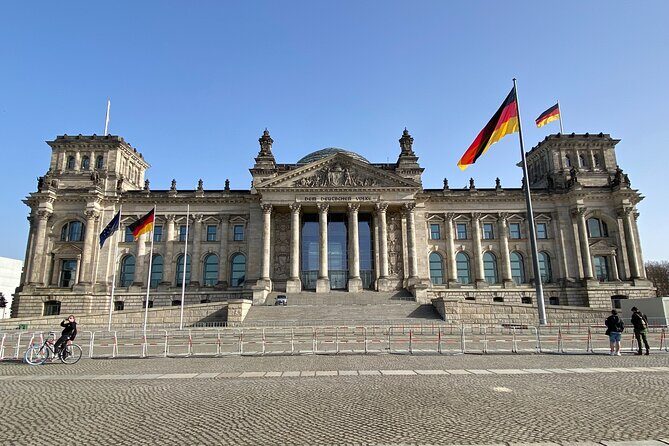 Berlin Battlefield Tour - Operation Berlin 1945 (Small Group) - Walking toward the Reichstag: final days and the banner moment