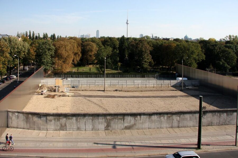 Berlin: Berlin Wall and the Cold War Walking Tour - Key highlights you’ll remember