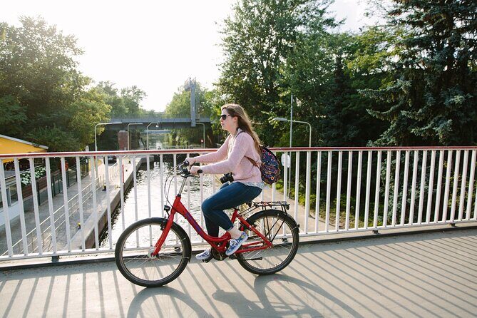 Berlin Bike and Electric Bike Rentals - What’s included: bike and helmet (and why that’s a big deal)