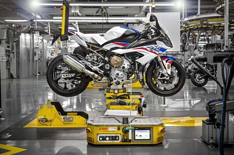 Berlin: BMW Motorrad Production – See How Bikes Are Built - Berlin motorcycle production at BMW Motorrad Welt: what you’re really seeing