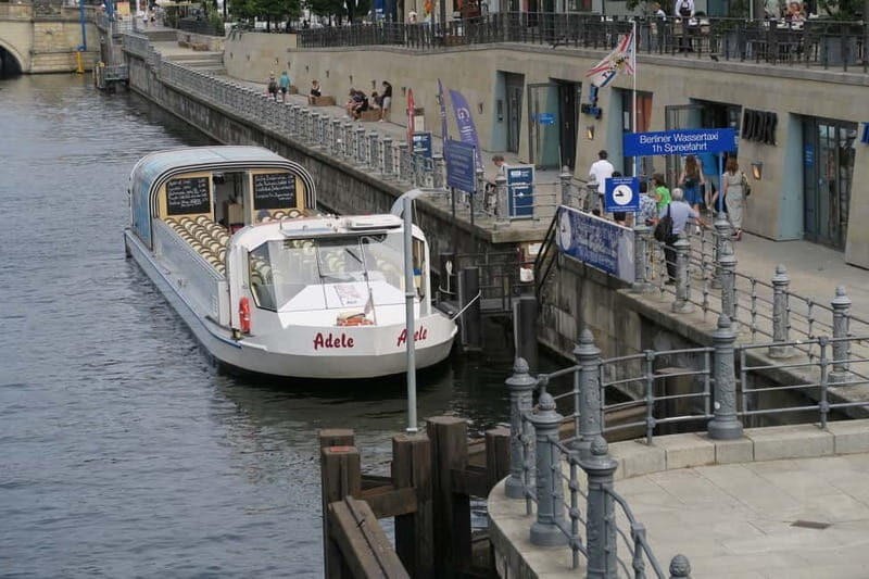 Berlin: Boat Sightseeing Cruise with Audioguide - Key things I’d plan around