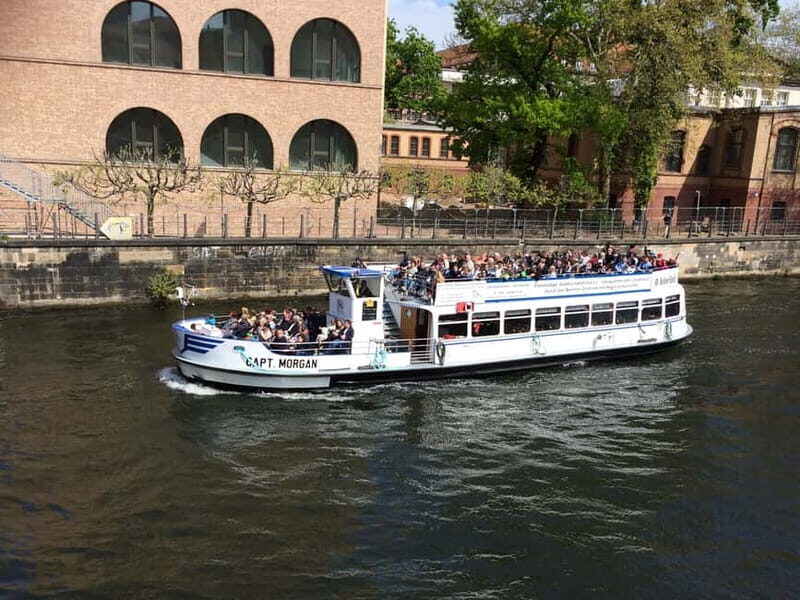 Berlin: Boat Sightseeing Cruise with Audioguide - What $25 buys you (and why it feels like good value)