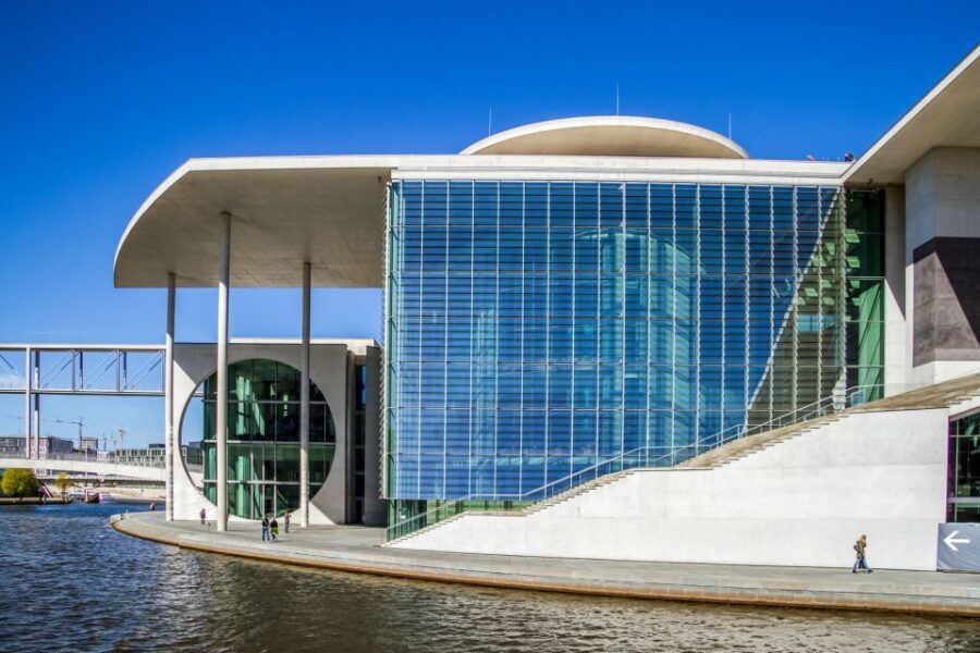 Berlin: Boat Tour Along the River Spree - Time on the Water: Why 135 Minutes Works for Most Days