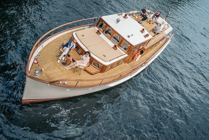 Berlin Boot Sightseeing Tour on Electric Private Yacht - Best Time to Go and How to Choose Your Seat