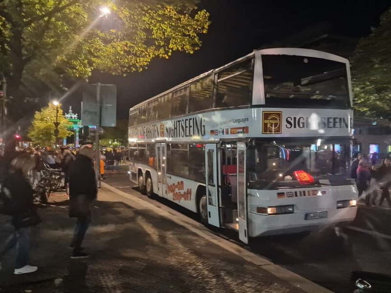 Berlin: Bus Tour by Night with Live Commentary - Where the Tour Starts: Kurfürstendamm at Night