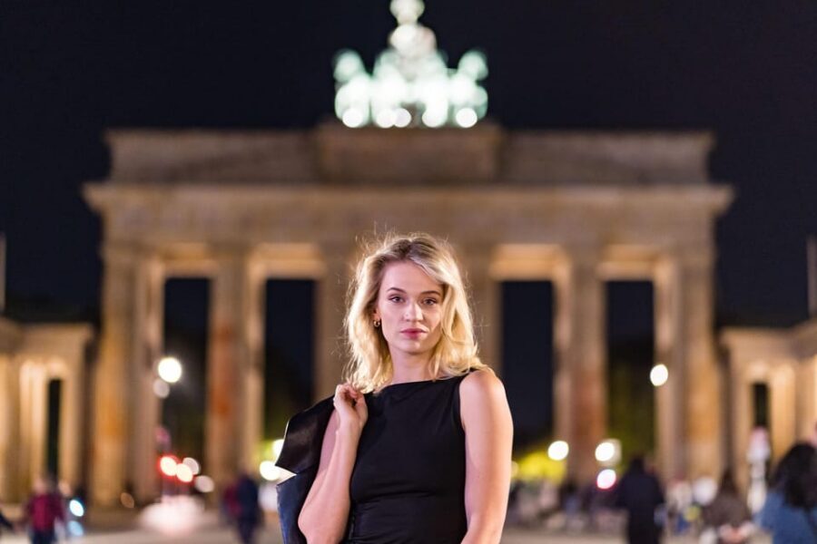 Berlin by Night: Private Photoshoot at Illuminated Cityscape - Museum Island in Your First 30 Minutes: Where the Night Look Starts Strong