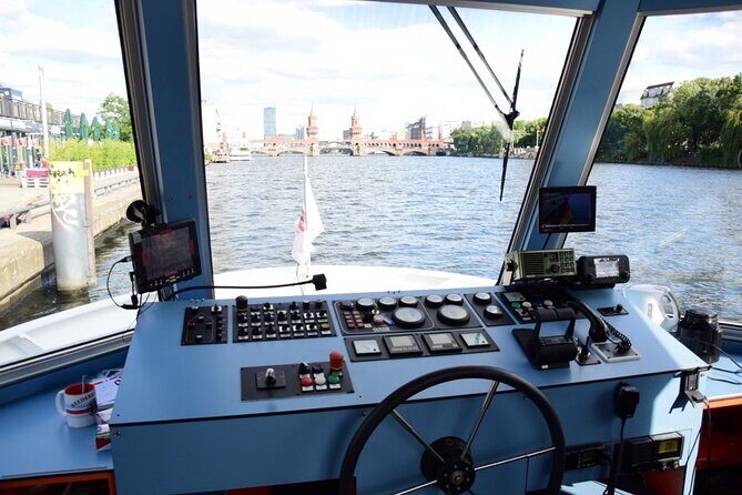 Berlin Capital 4-Course Sunset Dinner Cruise Including Drinks - Who Should Book This Sunset Dinner Cruise