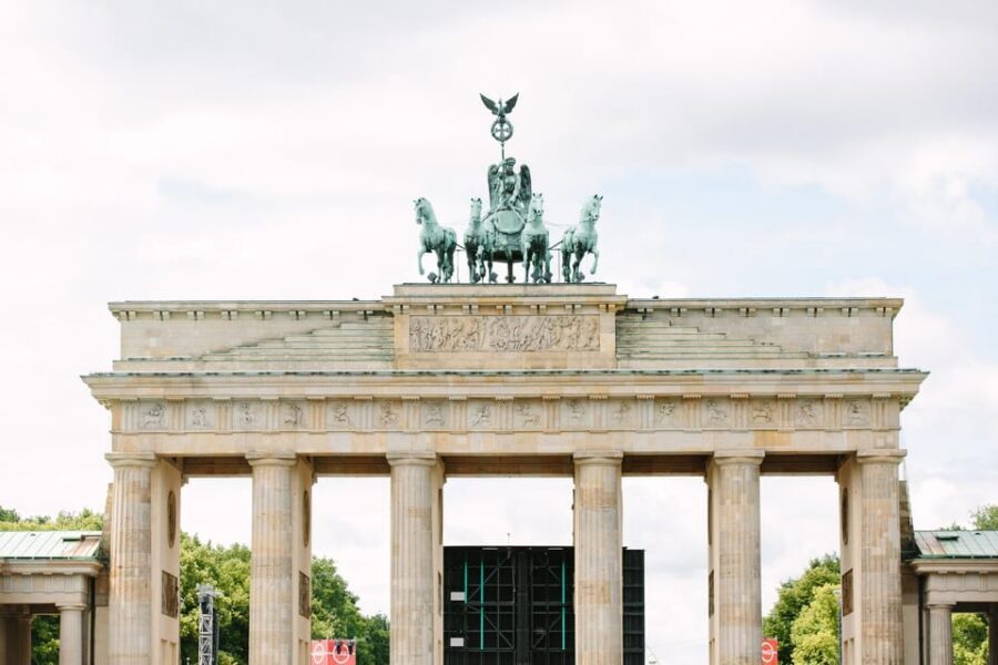 Berlin City Bike Tour with Beer Garden Stop - Berlin Wall and Checkpoint Charlie: seeing division up close