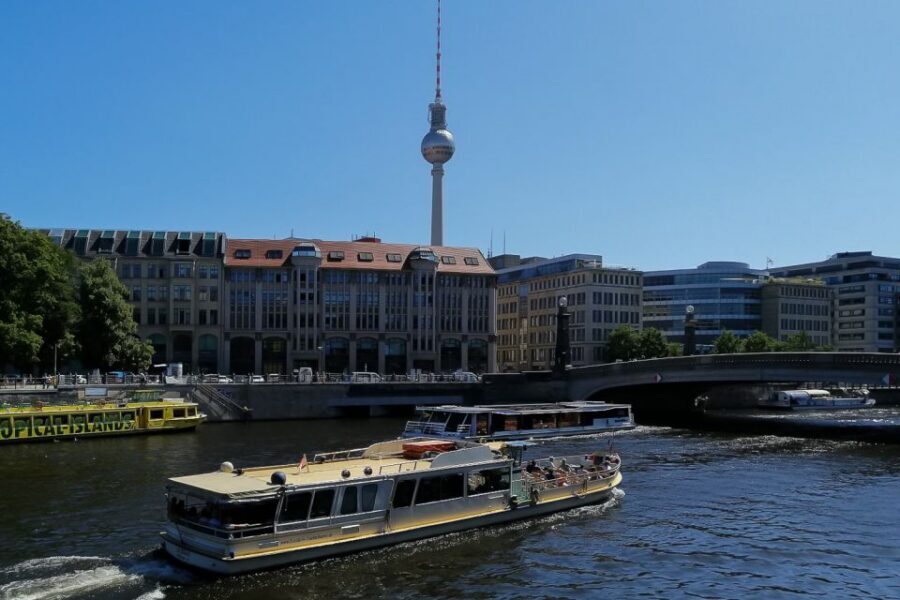 Berlin: City Highlights Express & Panorama Roof Terrace - Unter den Linden Boulevard: Where Stories Travel as Fast as You Do