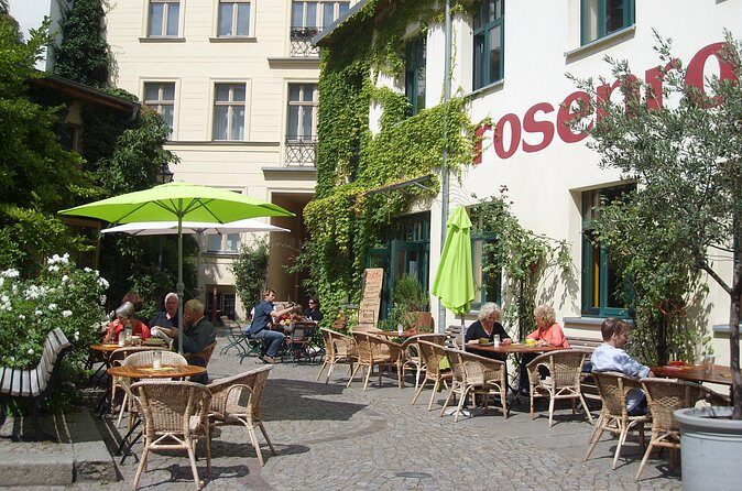 Berlin City Walking Tour of Scheunenviertel and Hackesche Höfe in Berlin Mitte - Hackesche Höfe: eight Art Nouveau courtyards you can actually stand in
