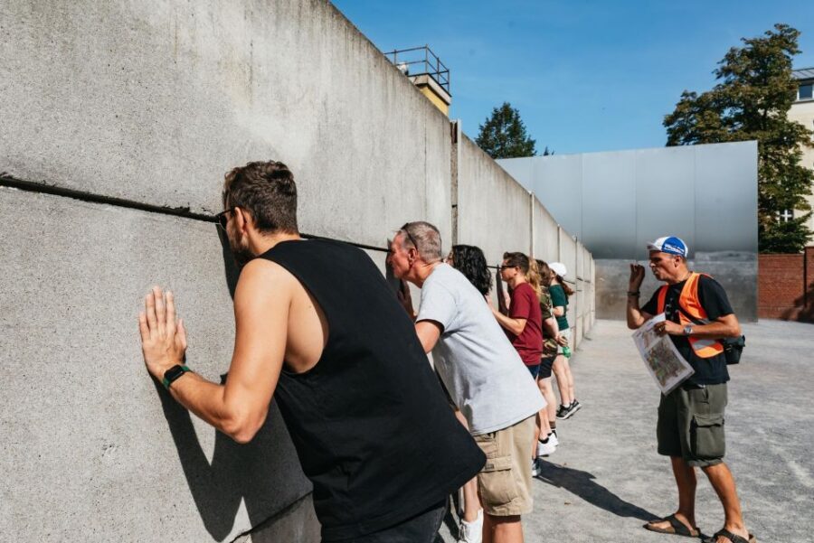 Berlin: Cold War Era History Guided Bike Tour - Languages, Group Style, and Who This Ride Fits Best