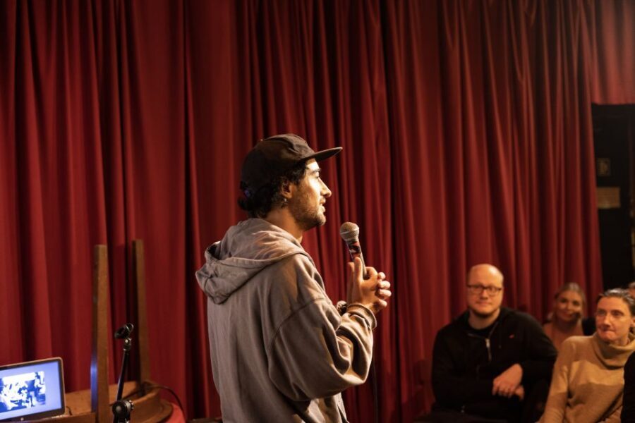 Berlin: Culture Shock Comedy Show - The emcee matters: Chris and the art of keeping it fun