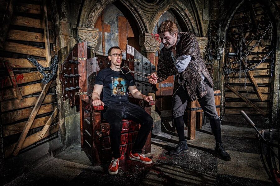 Berlin Dungeon: Happy Hour Ticket - A one-hour time travel show built for laughs, screams, and speed