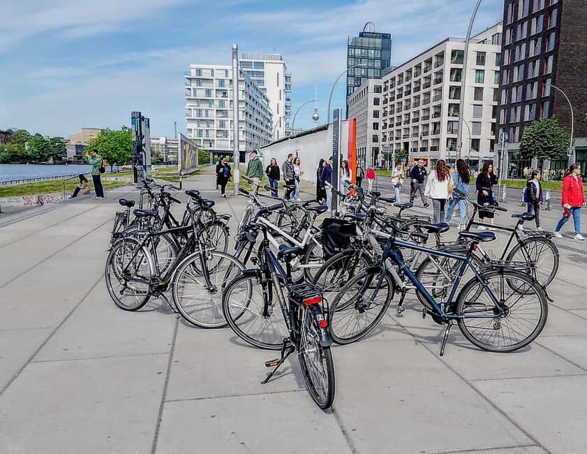Berlin: East and West Wall Tour by Bike with a Guide - Should you book the East and West Wall bike tour?