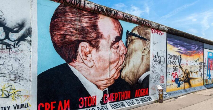 Berlin: East Side Gallery and Cold War Segway Tour - East Side Gallery: the wall section that became street art