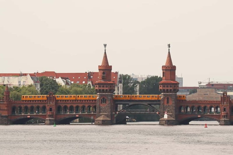Berlin: East Side Gallery Spree Cruise in a Solar Catamaran - A Solar Catamaran on the Spree: why the ride feels different