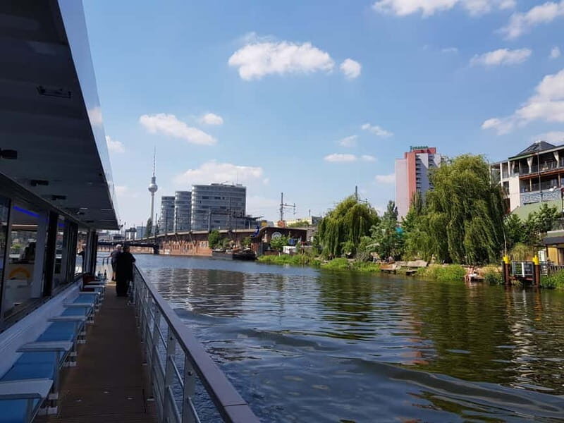Berlin: East Side Gallery Spree Cruise in a Solar Catamaran - Oberbaum Bridge: the Berlin landmark you feel under you
