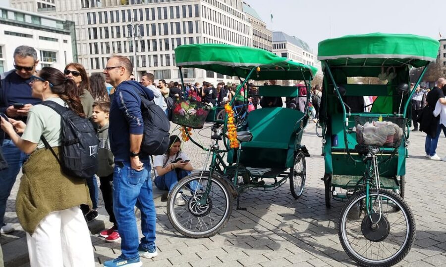Berlin (E)Bike Tour Historical Highlights in Small groups - Unter den Linden and the Nazi Book Burning Memorial